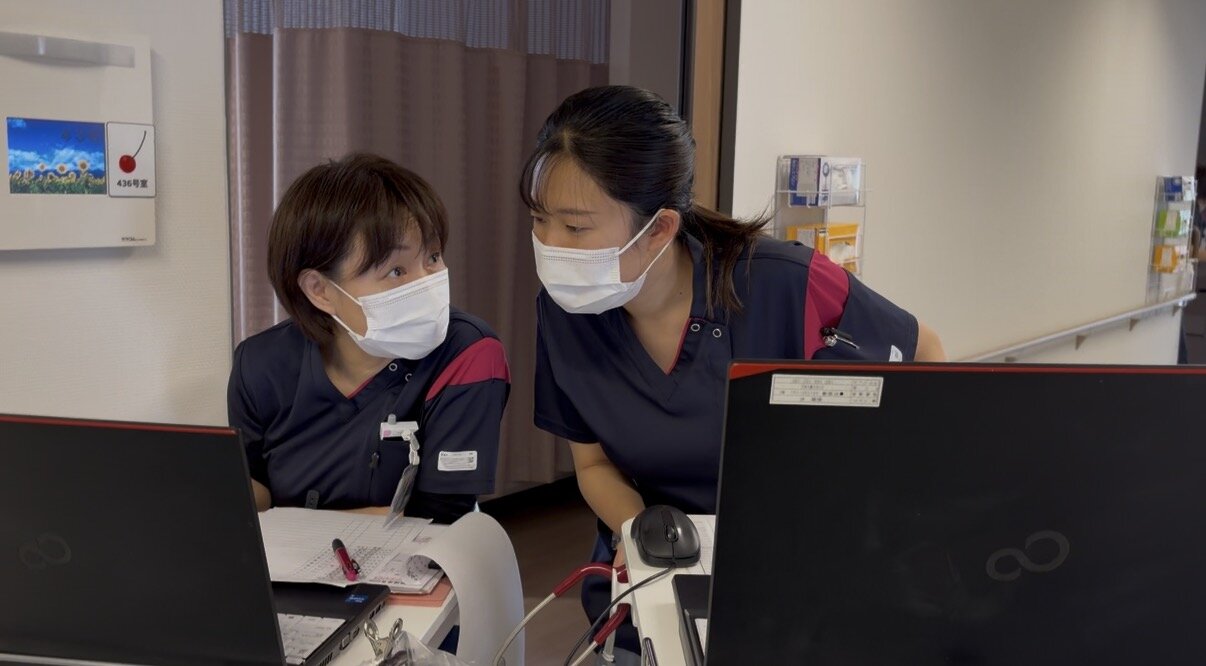 パートナーとして協働する2人の看護師